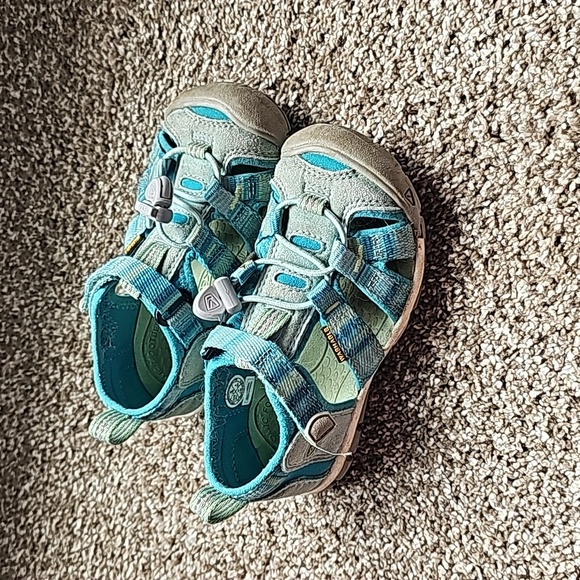 Keen sz 9 [toddler] green & blue waterproof sandals - Picture 7 of 9